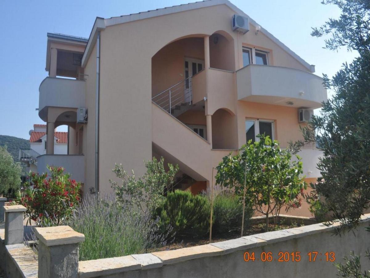 Apartments Vala Vinišće Екстериор снимка