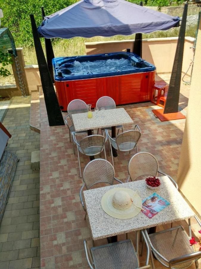 Apartments Vala Vinišće Екстериор снимка